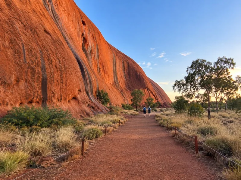 Uluru Base Walk at Sunrise, Small Group